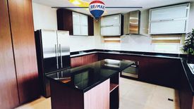 House for sale in White Plains, Metro Manila