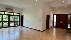 4 Bedroom House for rent in Dasmariñas North, Metro Manila near MRT-3 Ayala