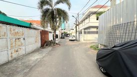 Rumah dijual dengan 6 kamar tidur di Tomang, Jakarta