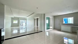 3 Bedroom Townhouse for sale in Wichit, Phuket