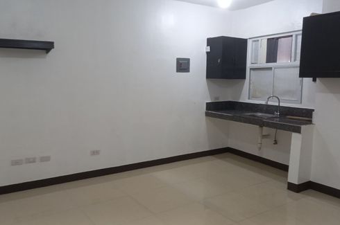 Apartment for rent in Poblacion, Metro Manila