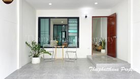 2 Bedroom Townhouse for sale in Khlong Sam Prawet, Bangkok