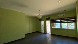 3 Bedroom House for sale in Guadalupe Viejo, Metro Manila near MRT-3 Guadalupe