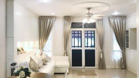 3 Bedroom Townhouse for rent in Leon Sukhumvit 62, Bang Chak, Bangkok near BTS Bang Chak