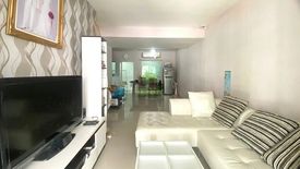 3 Bedroom Townhouse for sale in Bang Kadi, Pathum Thani