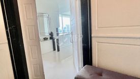 2 Bedroom Condo for sale in Royce Private Residences, Khlong Toei Nuea, Bangkok near BTS Asoke