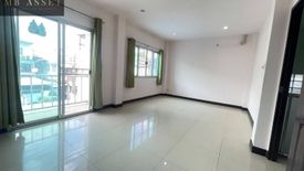 2 Bedroom House for sale in Huai Khwang, Bangkok near MRT Huai Khwang