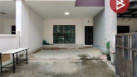 3 Bedroom Townhouse for sale in Dokmai, Bangkok