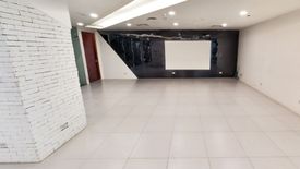 Office for rent in Urdaneta, Metro Manila near MRT-3 Buendia