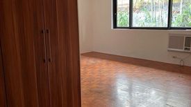 4 Bedroom House for rent in San Lorenzo, Metro Manila near MRT-3 Ayala