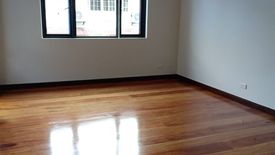 5 Bedroom House for rent in San Lorenzo, Metro Manila near MRT-3 Ayala