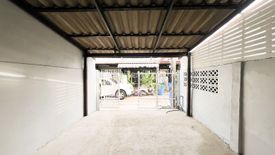 Townhouse for sale in Khlong Song Ton Nun, Bangkok