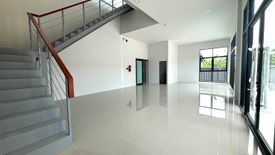 2 Bedroom Warehouse / Factory for rent in Thepharak, Samut Prakan near MRT Si Dan