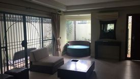 5 Bedroom House for rent in Mariana, Metro Manila near LRT-2 Gilmore