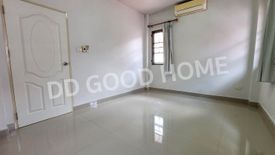 4 Bedroom House for sale in Prachathipat, Pathum Thani