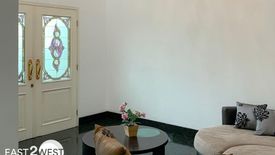 Rumah dijual dengan 4 kamar tidur di Alam Jaya, Banten
