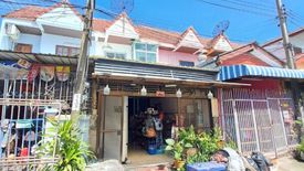 2 Bedroom Townhouse for sale in Khlong Sam Prawet, Bangkok