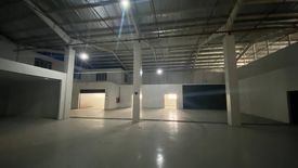 Warehouse / Factory for rent in Urdaneta, Metro Manila near MRT-3 Ayala