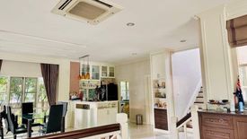 3 Bedroom House for sale in Bang Chak, Bangkok