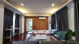 7 Bedroom House for rent in Khlong Tan Nuea, Bangkok