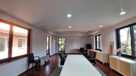 7 Bedroom House for rent in Khlong Tan Nuea, Bangkok