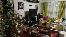 5 Bedroom House for sale in Sangandaan, Metro Manila