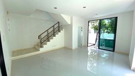 3 Bedroom Townhouse for sale in Areeya Mandarina Sukhumvit 77, Suan Luang, Bangkok near MRT Si Nut