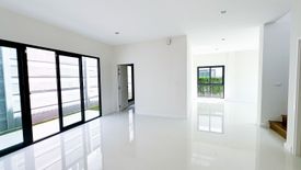 4 Bedroom House for sale in Tha Raeng, Bangkok