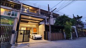 5 Bedroom House for rent in Khlong Tan Nuea, Bangkok