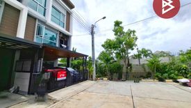 3 Bedroom Townhouse for sale in Tha Kham, Bangkok