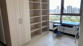 2 Bedroom Condo for sale in San Lorenzo, Metro Manila near MRT-3 Ayala