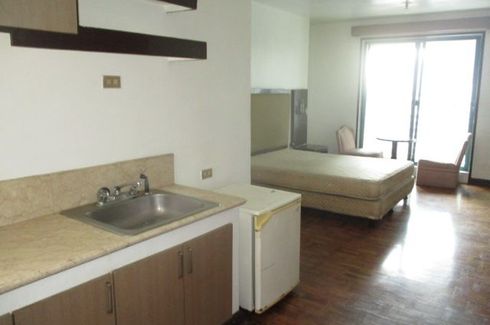 Condo for rent in Poblacion, Metro Manila