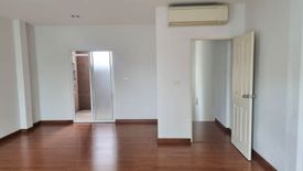 3 Bedroom Townhouse for rent in Baan Klang Muang Sathorn-Taksin 2, Bang Kho, Bangkok near BTS Wutthakat