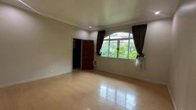 4 Bedroom House for rent in Urdaneta, Metro Manila near MRT-3 Buendia