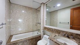 2 Bedroom Condo for sale in Urdaneta, Metro Manila near MRT-3 Ayala