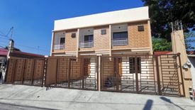 4 Bedroom Townhouse for sale in Manuyo Dos, Metro Manila