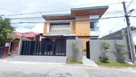 7 Bedroom House for sale in Talon Dos, Metro Manila