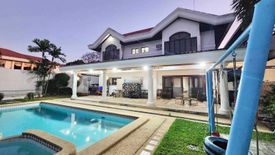 5 Bedroom House for sale in Moonwalk, Metro Manila