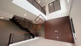 4 Bedroom House for sale in Western Bicutan, Metro Manila