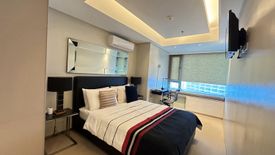 2 Bedroom Condo for sale in Urdaneta, Metro Manila near MRT-3 Ayala