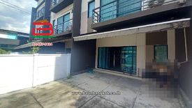 3 Bedroom Townhouse for sale in Khlong Thanon, Bangkok