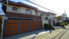 7 Bedroom House for sale in Moonwalk, Metro Manila