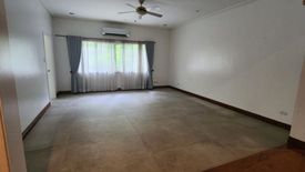 4 Bedroom House for rent in Urdaneta, Metro Manila near MRT-3 Ayala