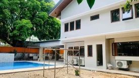 4 Bedroom House for rent in Urdaneta, Metro Manila near MRT-3 Buendia