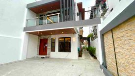 5 Bedroom House for sale in Talon Dos, Metro Manila