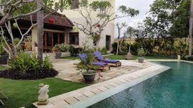 Villa dijual dengan 5 kamar tidur di Canggu, Bali