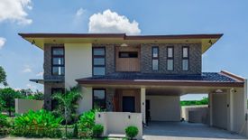 5 Bedroom House for sale in Almanza Dos, Metro Manila