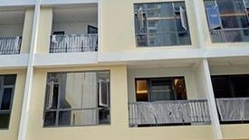 5 Bedroom Townhouse for sale in Tambo, Metro Manila