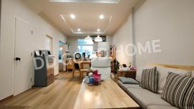 5 Bedroom Townhouse for sale in Bang Wa, Bangkok near MRT Phasi Charoen