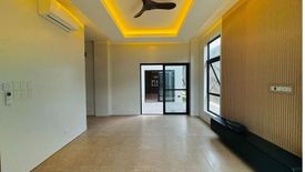 5 Bedroom House for sale in Talon Dos, Metro Manila